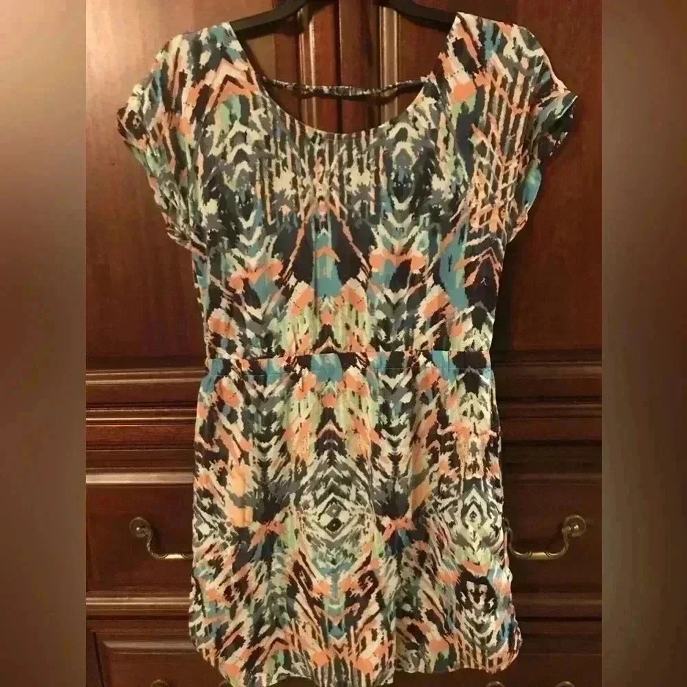 WOMENS SIZE SMALL AE DRESS PREOWNED
